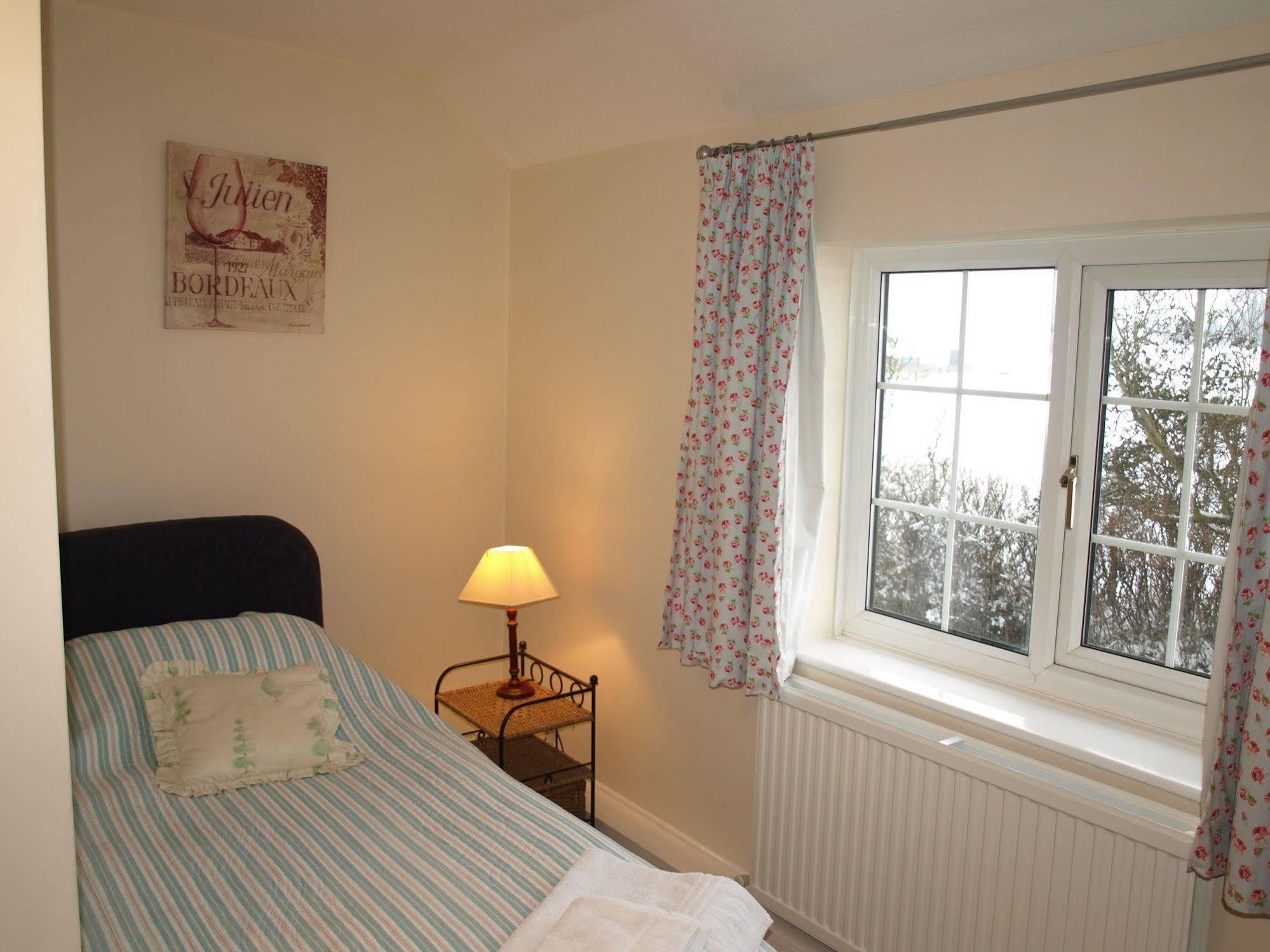 Cleaver Cottage Andover Extérieur photo